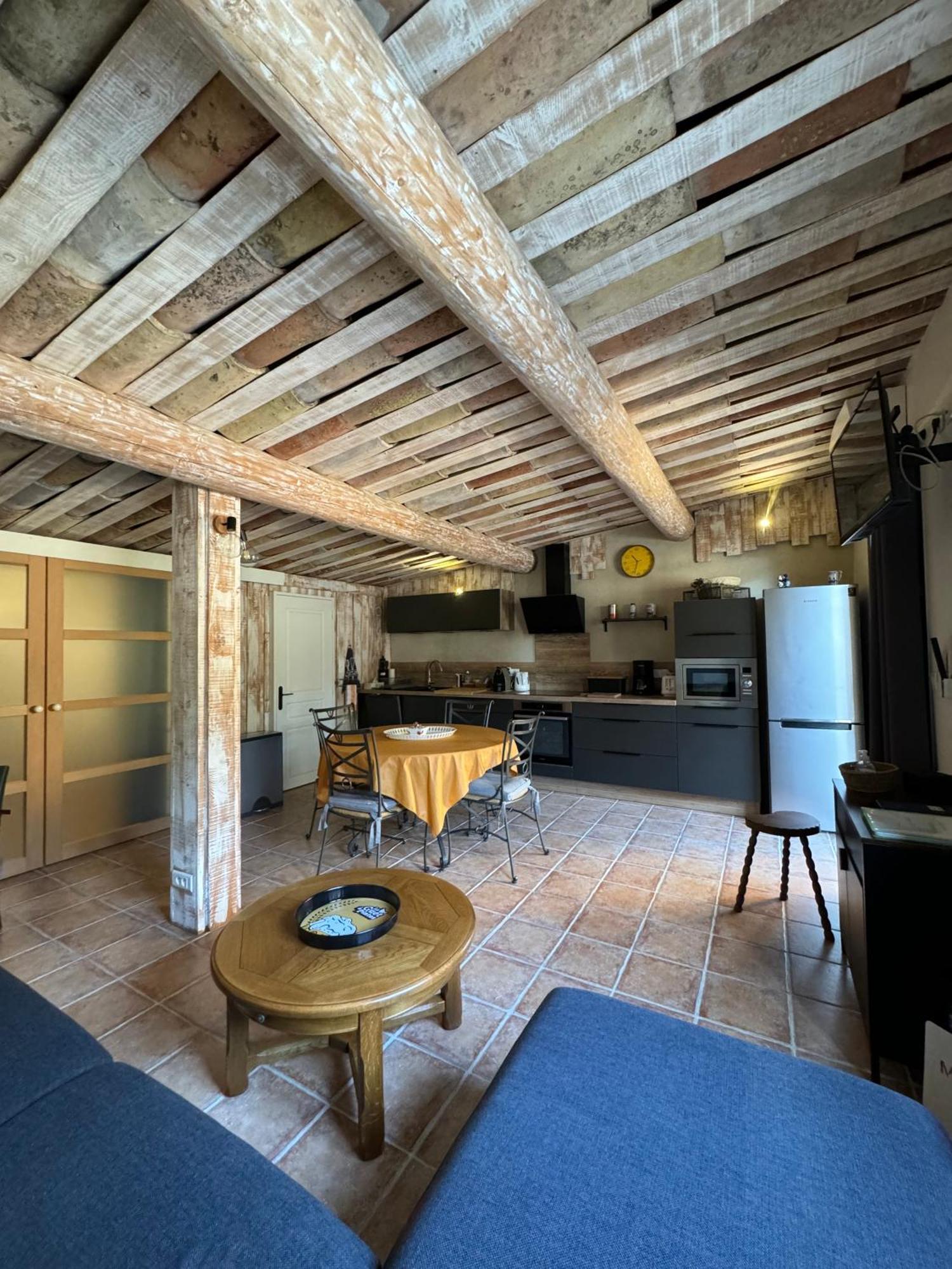 L'Atelier D'Andre Apartment Бом-дьо-Вениз Екстериор снимка